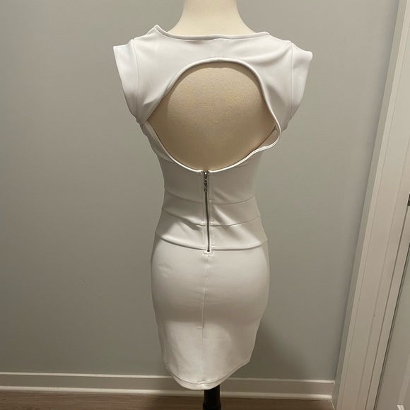 Guess Keyhole Back Dress - Picture 5 of 8